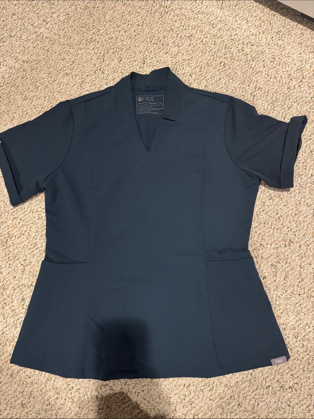 FIGS Short-Sleeve V-Neck Scrub Top in DARK HARBOR WORN ONCE